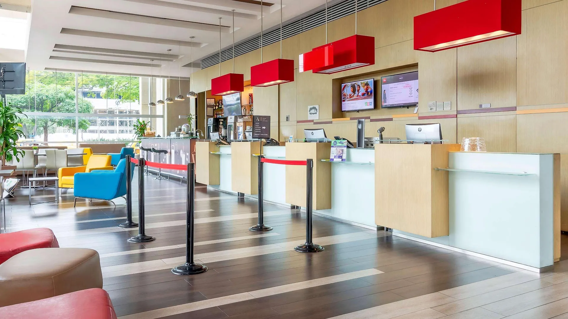 ***  Hotel ibis Medellín Colombia
