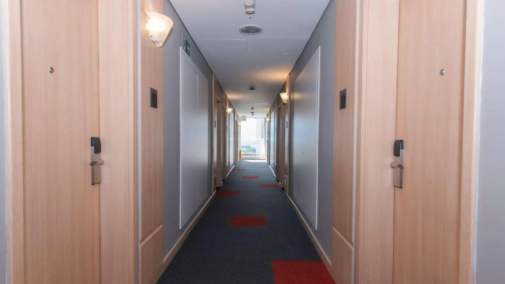 Hotel ibis Medellín 3*,