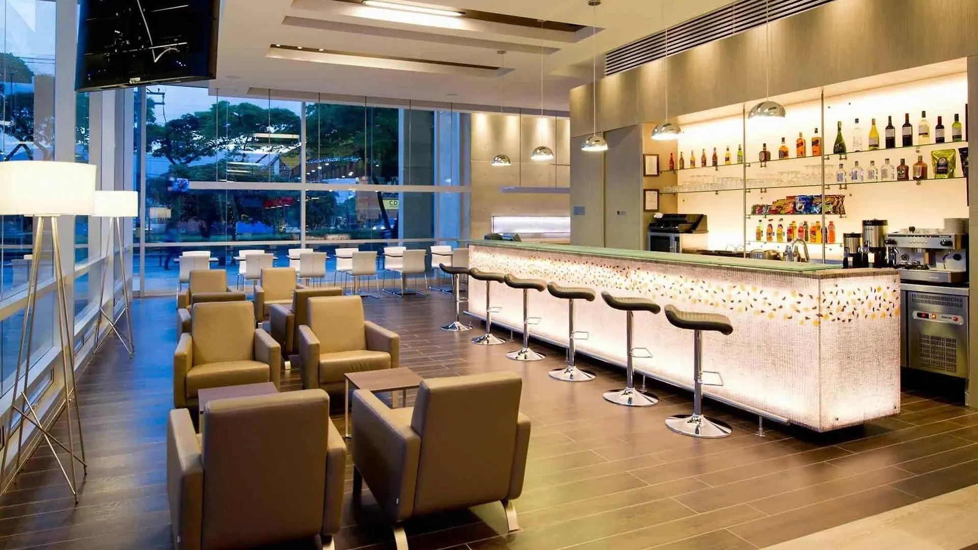 Hotel ibis Medellín 3*,  Colombia