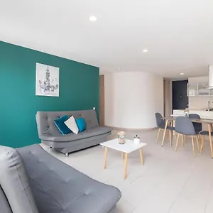 Apartamento Moderno Y Amplio En Laureles 8