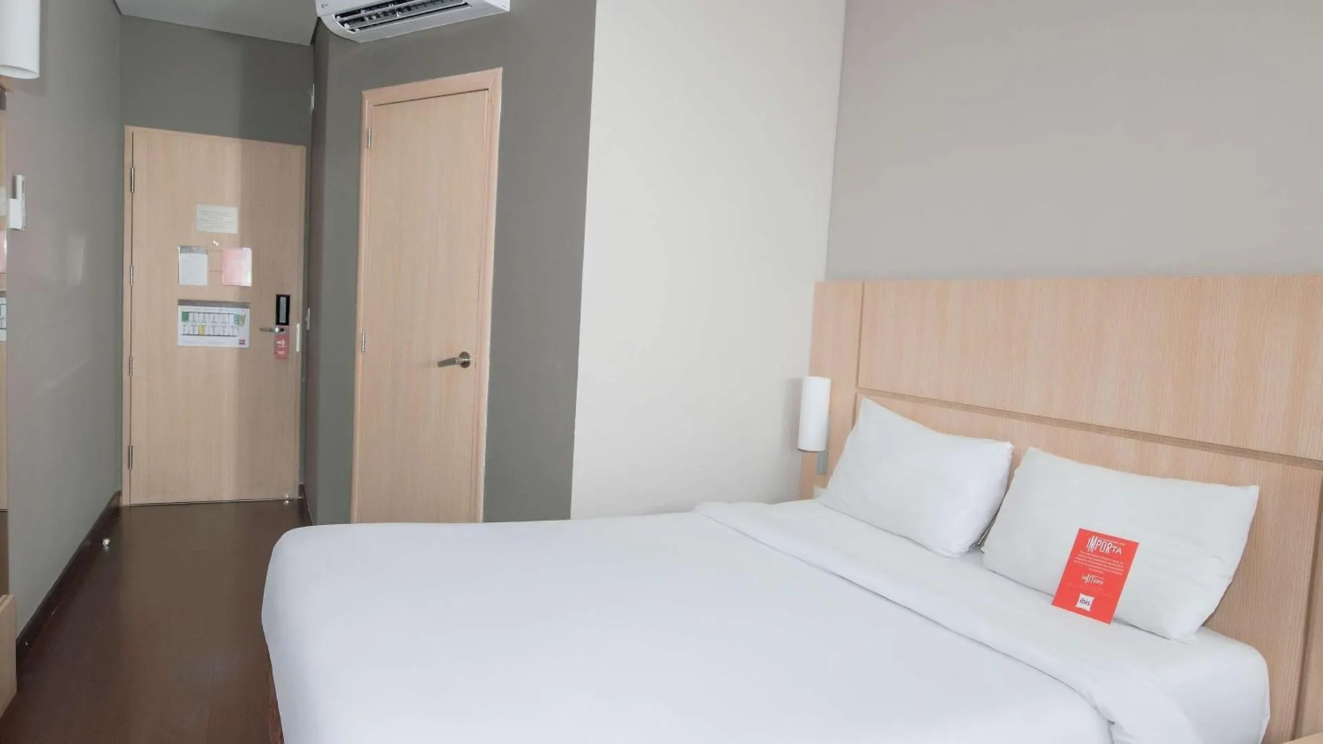 Ibis Medellin Hotel 3*,  Colombia