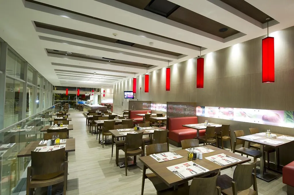 Ibis Medellin Hotel 3*,